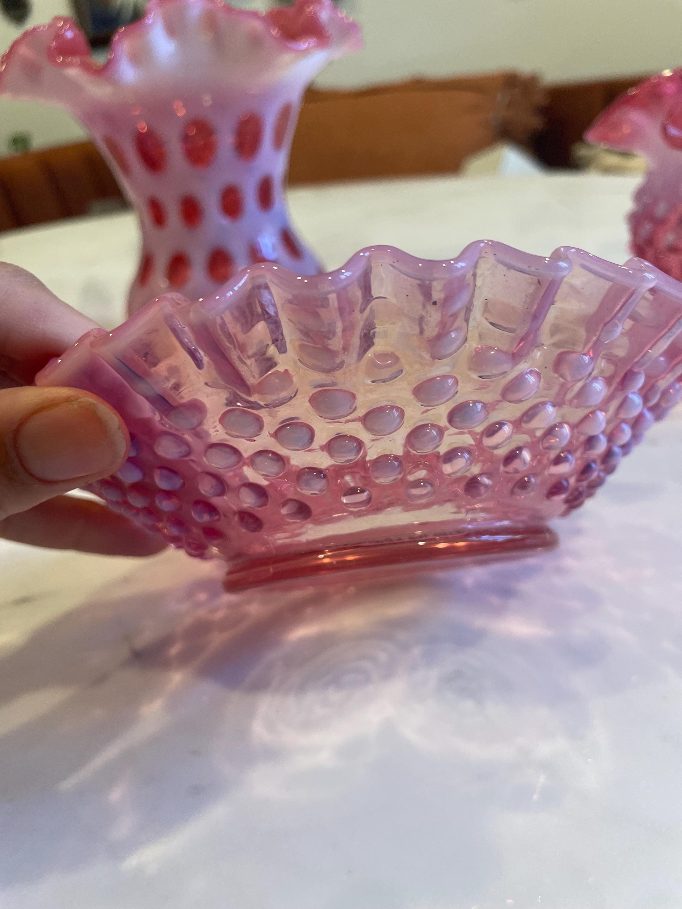 フェントン　ヴィンテージ 　ホブネイル　クランベリーガラス花瓶 ヴィンテージ フェントン クランベリー ガラス ホブネイル フリル