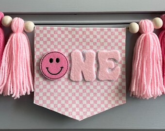 ONE Happy Girl high chair banner, Smiley Face Banner, Pink Felt, Checkered 1st Birthday Decor