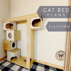 Puede incluir: Una plataforma de cama para gatos de madera con múltiples niveles y huecos. La plataforma está hecha de madera natural y tiene un acabado marrón claro. La plataforma está diseñada para ser un espacio divertido e interactivo para que los gatos jueguen y se relajen. El texto "CAT BED PLANS PLATFORM" se muestra en la imagen.