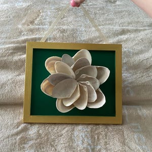 Seashell flower wall decor