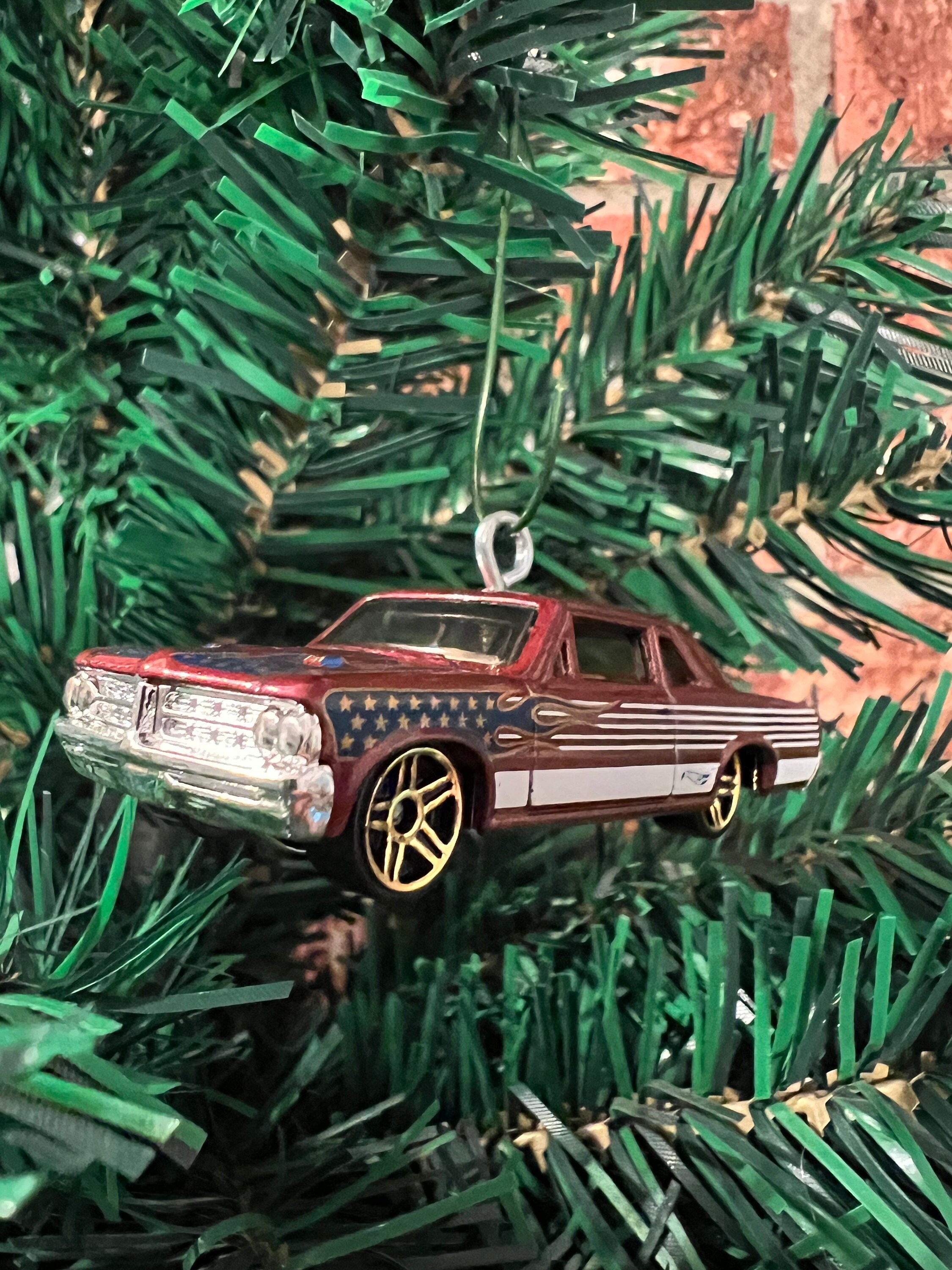 Decorazione Natalizia Personalizzata 1972 Pontiac GTO Rossa, Scala 1/64, Modello Die-Cast Round 2