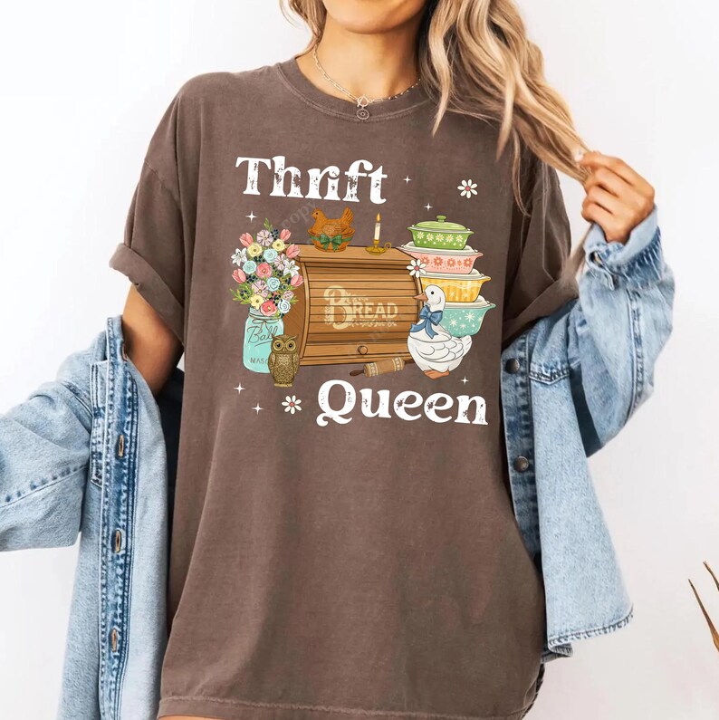 Thrift Queen Shirt, Thrift Aesthetic Tee, Vintage Shopping Lover Gift, Grandma Core, Vintage Hen Thrifted Shirt afbeelding 9