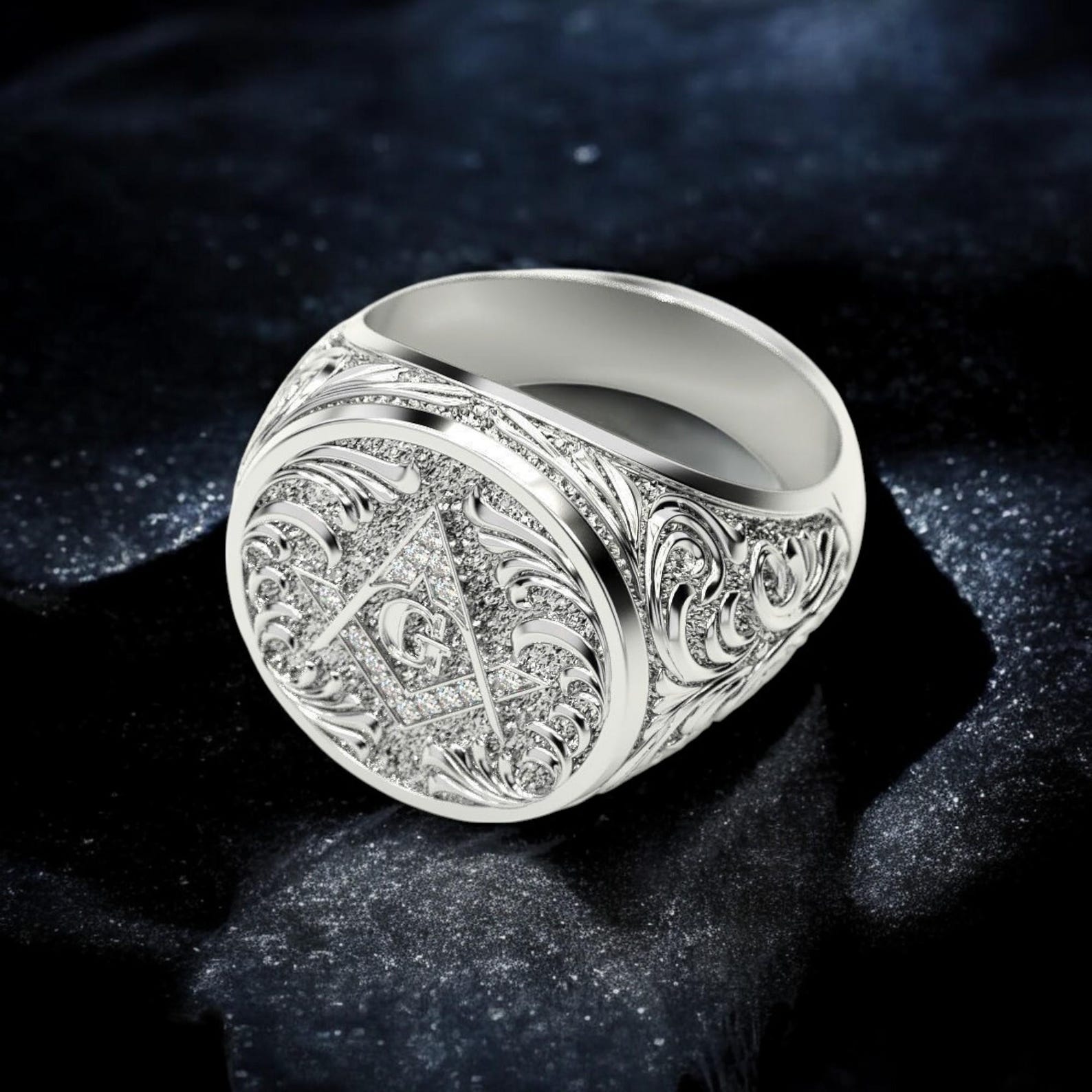 Oval Head Silver Masonic Signet Ring Bearing The Square & Compass