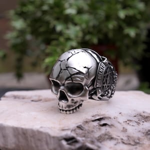 Cracked Skull Ring: 925 Sterling Silver Gothic Biker Jewelry