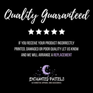Pode incluir: Gr&aacute;fico preto com o texto "Quality Guaranteed" em escrita branca acima de cinco estrelas brancas. O texto abaixo indica a pol&iacute;tica de substitui&ccedil;&atilde;o. O logotipo da Enchanted Pastels est&aacute; na parte inferior.
