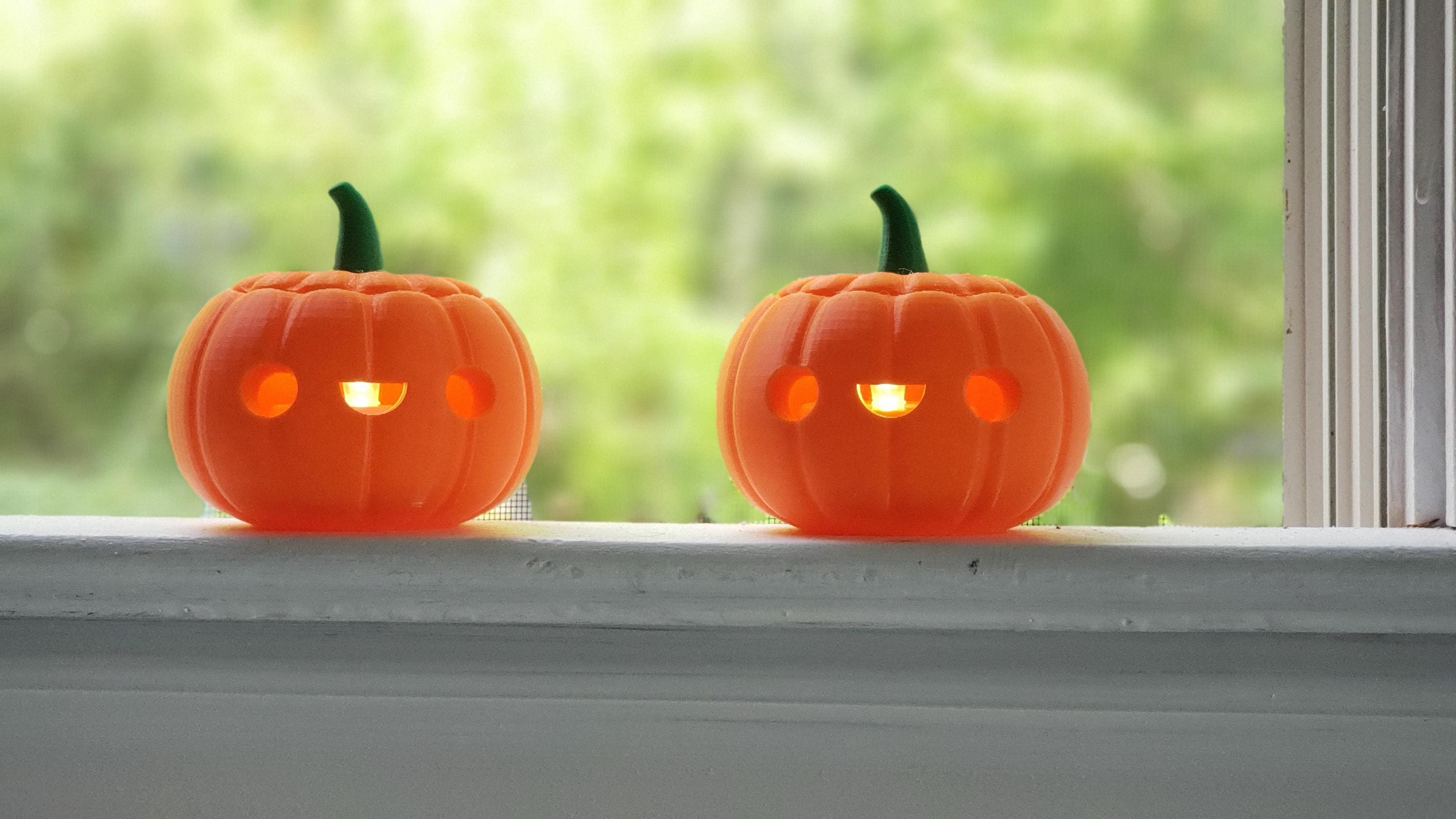 Cute Jack-O-Lantern Set - Halloween Decor - LED Illuminated