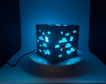 Glowing Ore Lamp - LED Illuminated