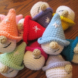 Benutzerdefinierte Gnom häkeln Plushie, häkeln Gnom Stofftier, Amigurumi Gnom Plüsch, Gnom häkeln Plüsch
