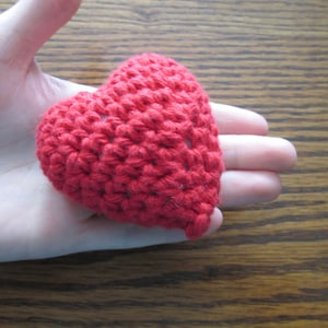 Kleines 3 Dimensionales Amigurumi gehäkeltes Herz