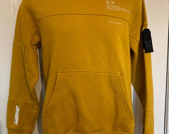 Duck and Cover Mens Yellow Cotton Pullover Hoodie Size small FREE POST