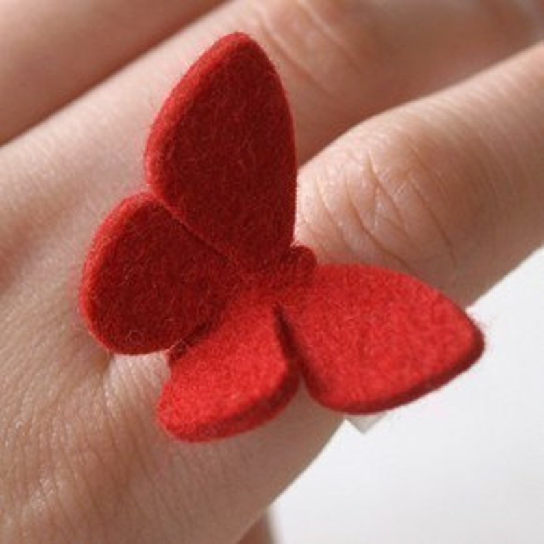 BUTTERFLY RING 100% wool felt Valentine Red medium image 1