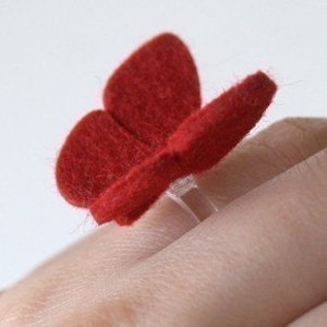 BUTTERFLY RING 100% wool felt Valentine Red medium image 2