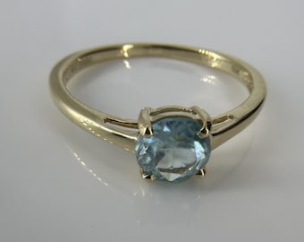 9ct Gold Blue Zircon Ring. Ref: SH5282