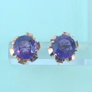 9ct Gold Amethyst Stud Earrings. Ref: SH1425