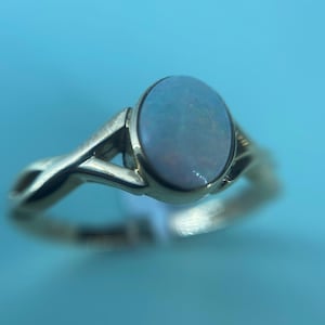 9ct Gold Opal Ring. Ref:SH2884