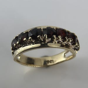 9ct Gold Garnet Ring. Ref: SH4535