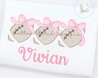 Motif de broderie au point de croix représentant un trio de footballeurs avec des nœuds