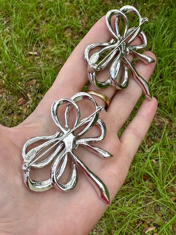 Set of three items: brooch KJL for Avon and earri… - image 4