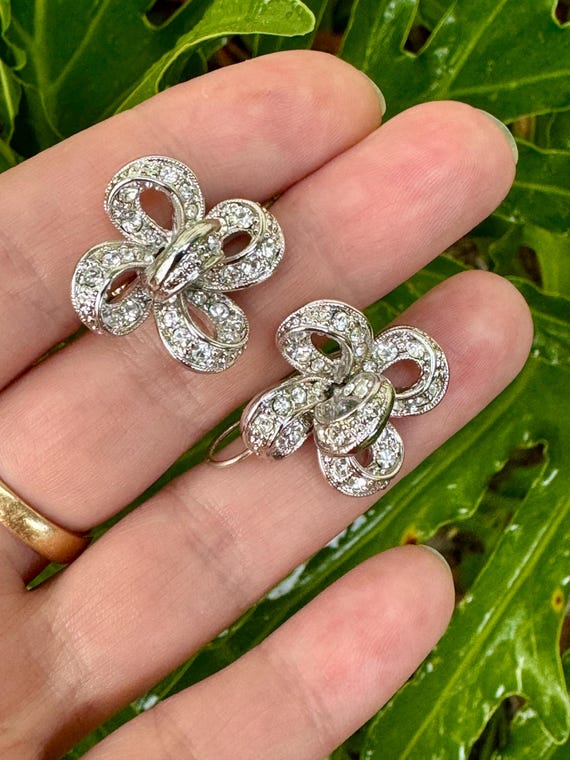 Set of three items: brooch KJL for Avon and earri… - image 7