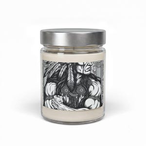 Bougie parfumée à la cire de soja « Femme Feuille de Pin » en pot, 255 g