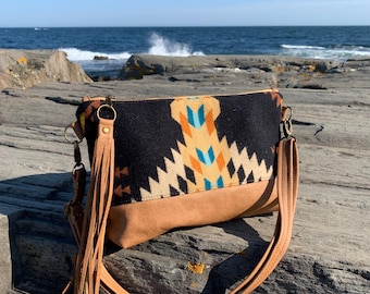 Wool and leather crossbody bag, caramel brown genuine leather, Rancho Arroyo wool fabric, leather crossbody bag, southwest crossbody bag