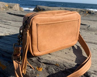 Caramel brown Leather square crossbody bag, leather box shape bag, light brown Italian pebble grain leather