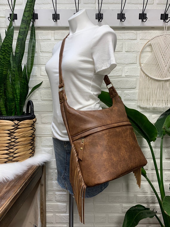 Eimer Hobo Bag aus Sattelleder mit Fransen, braune Crossbody