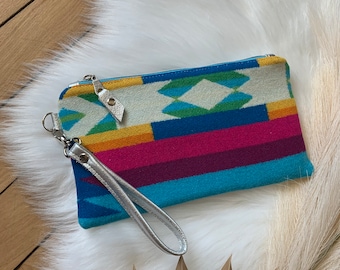 Pochette da polso in lana e pelle, lana San Gabriel, pelle metallizzata argento, portafoglio in pelle, prodotto nel Maine