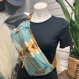 Bolso bandolera, bandolera de lana y cuero, Rancho arroyo aqua, bolso bandolera de cuero, bolso de lana y cuero