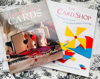 Juego de 2 libros de manualidades: Tarjetas hechas a mano por Paige Gilchrist y La tienda de tarjetas por Sandra Lounsbury Foose. Copyright 2001.