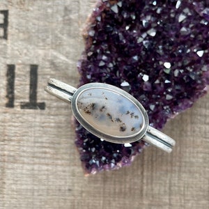 No. 2 Cabujón de piedra preciosa de ágata musgosa de Montana, brazalete de plata esterlina martillada, pulsera rústica oxidada terrosa, joyería hecha a mano en gris y oliva