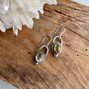 CITRINO amarelo mel, pepita de pedra preciosa facetada, brincos, prata esterlina, rústico moderno, pedra de nascimento de novembro