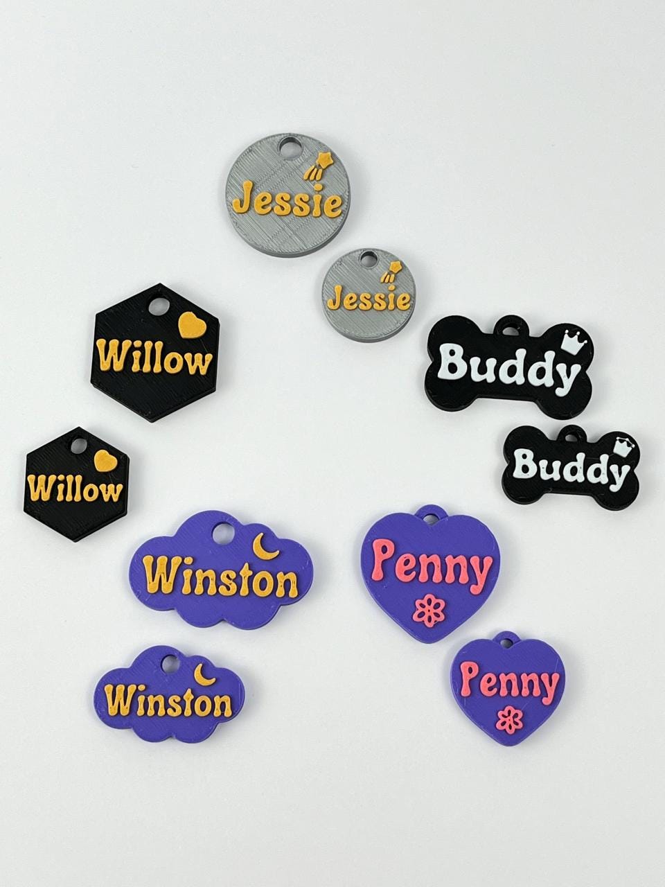 Cane Misto Della Razza Del Feist Nero Felice Di Labrador Con Il Collare Arancio Image109033492 - Foto 9