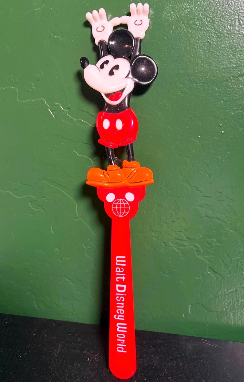 Vintage Mickey Mouse Back Scratcher 1980s Disneyland Souvenir Retro