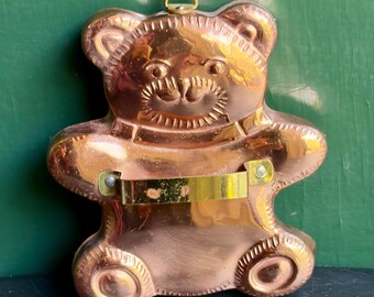 Vintage Copper-Tone Teddy Bear Wall Hanging – Mid Century Nursery Decor Plaque