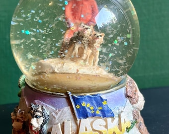Vintage Alaska Snow Globe – The Last Frontier – Sled Dogs & Wilderness Scene Decor