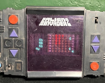 Vintage Super Alien Invader 2 Handheld Electronic Game • Retro 80s / 90s LCD Game