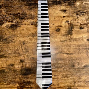 Vintage 90s Piano Keyboard Necktie: Music Lover Novelty Tie
