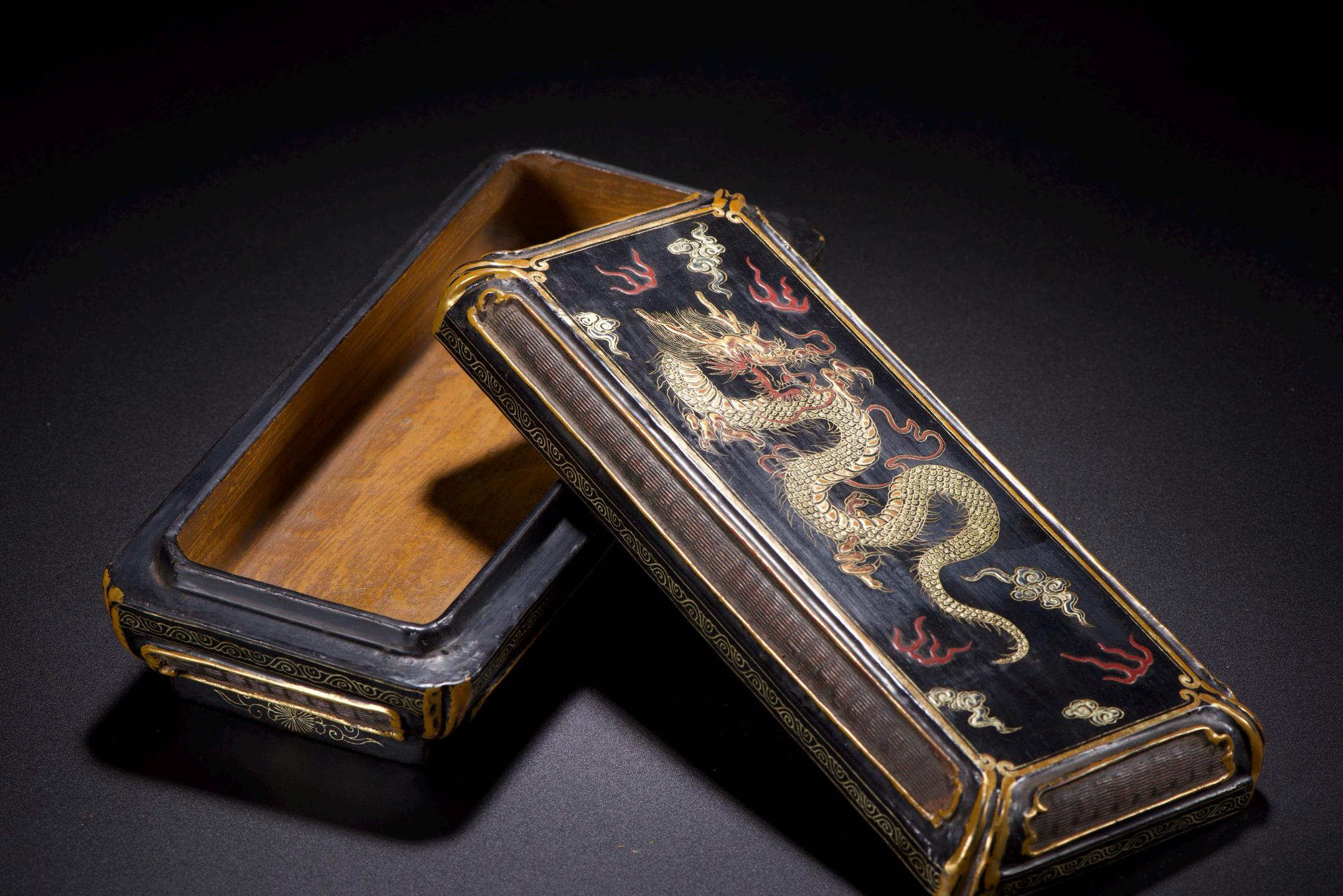 Chinese Lacquer Scholar Box, Gilt Decorated Dragon Motif Desk，vintage ...