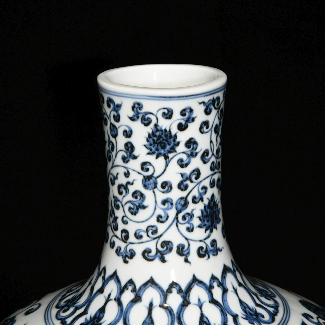 中国陶磁器　明　青白磁 龍模様 陶器の壺 明代の壺 龍の絵 青花磁器 明代の壺 龍の絵 青花磁器 明代の壺龍の絵