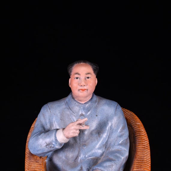 ヴィンテージ 中国文化大革命 毛沢東の陶磁器製置物（籐椅子に座る