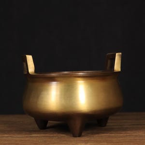 Chinese Solid Brass Tripod Ding Incense Burner – Thick Patina Meditation Censer – Study Room Decor & Meaningful Gift