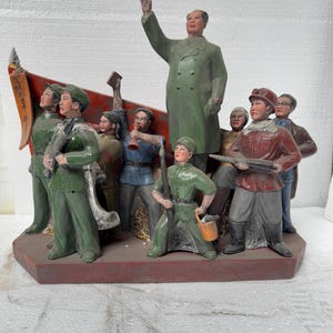 Chinese Art collection Cultural Revolution Porcelain Chairman Mao A group of figures statues