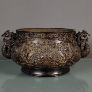 Antique Purple Copper Censer with Phoenix and Peony Relief – High-End Craftsmanship，Buddhist altar decor，Feng shui incense，Buddhist gift