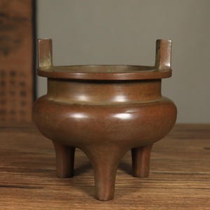 Chinese Solid Brass Tripod Ding Incense Burner – Thick Patina Meditation Censer – Study Room Decor & Meaningful Gift
