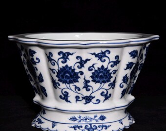 中国陶磁器 明宣徳 緑色と白色のボウル 中国陶磁器 明宣徳 緑色と白色