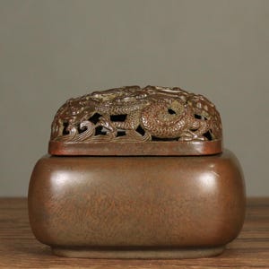 Solid Brass Double Dragon Incense Burner – Reddish Patina Censer with Carved Lid – Tea Table Decor, Gift, or Hand Warmer，Festival gift