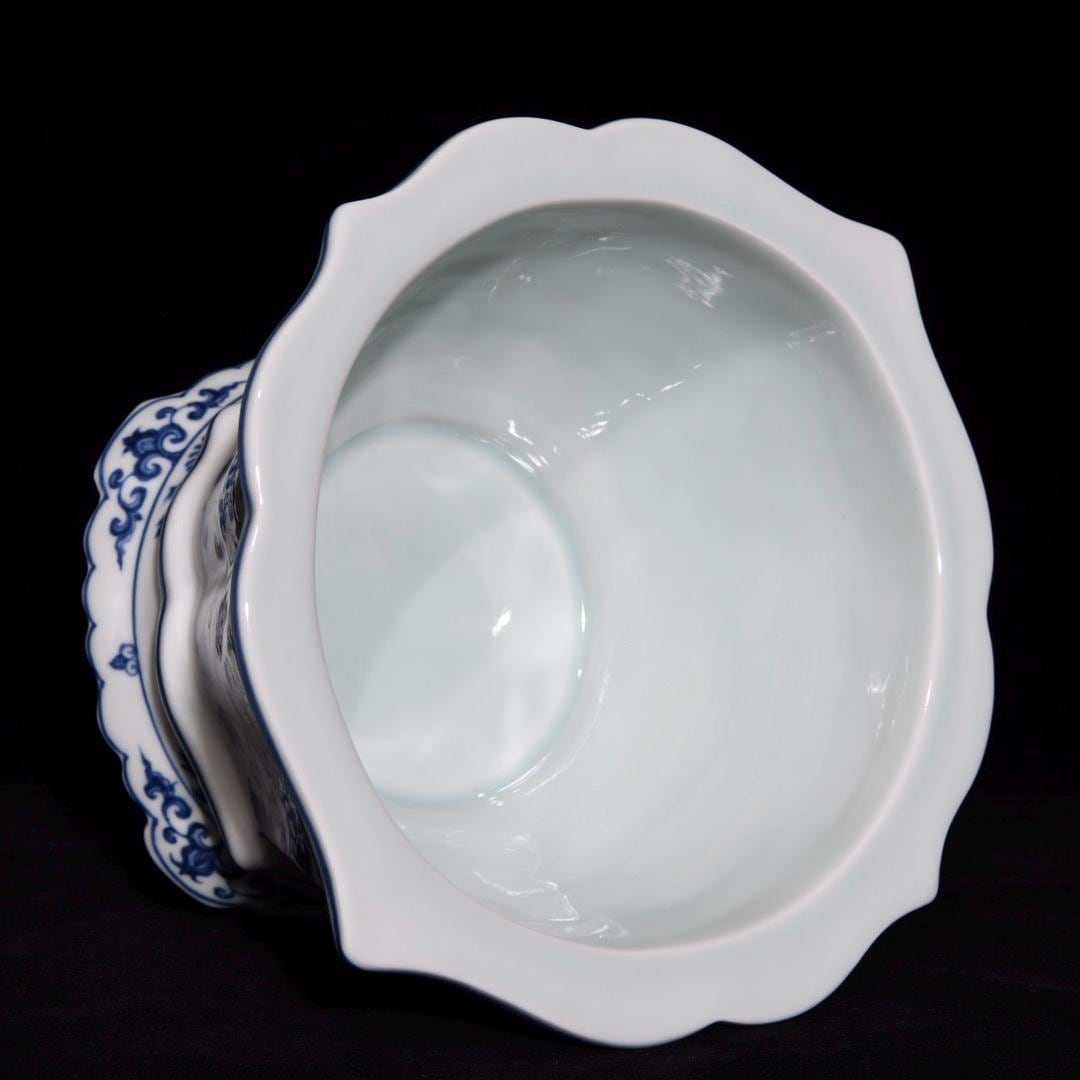 中国陶磁器　明宣徳　緑色と白色のボウル 中国骨董品の陶磁器の買取と鑑定・査定、オークション出品について