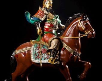 Gran estatua antigua china de bronce de Guan Gong a caballo, pintada a mano, escultura del guerrero Guan Yu, figura del dios militar, 68 cm.