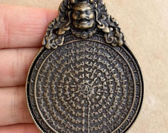 ヴィンテージ真鍮製チベット九宮お守り：仏教の守護のお守り - Etsy 日本